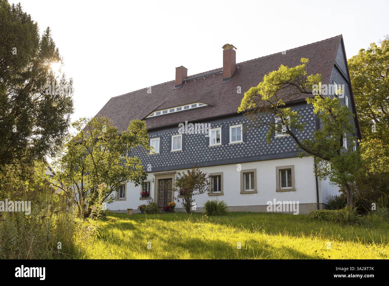 Tipica casa in legno a Waltersdorf, Grossschoenau, Sassonia, Germania, Europa Foto Stock