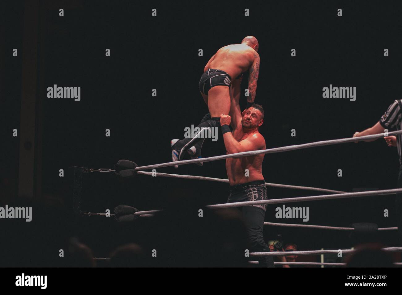 Burning Heart Pro Wrestling al Liverpool Olympia, 08.03.25 Foto Stock