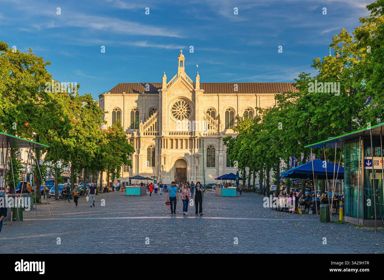 Bruxelles, Belgio, 7 luglio 2023: Chiesa di Santa Caterina Eglise Sainte-Catherine Sint-Katelijnekerk chiesa parrocchiale cattolica romana nel centro storico di Bruxelles Foto Stock
