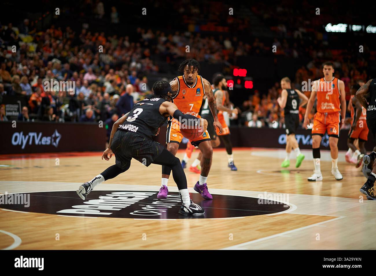 Zavier Simpson di U-BT Cluj Napoca a Pabellon Fuente de San Luis, (Valencia ). (Foto di Vicente Vidal Fernandez/Sipa USA) credito: SIPA USA/Alamy Live News Foto Stock