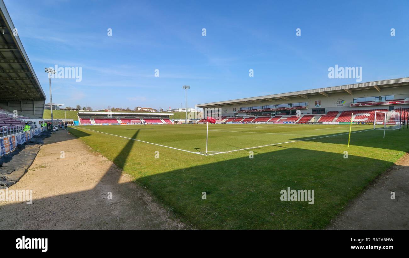Northampton, Regno Unito. 9 marzo 2025: Il Sixfields Stadium di Northampton Town, che include la nuova East Stand. Foto Stock