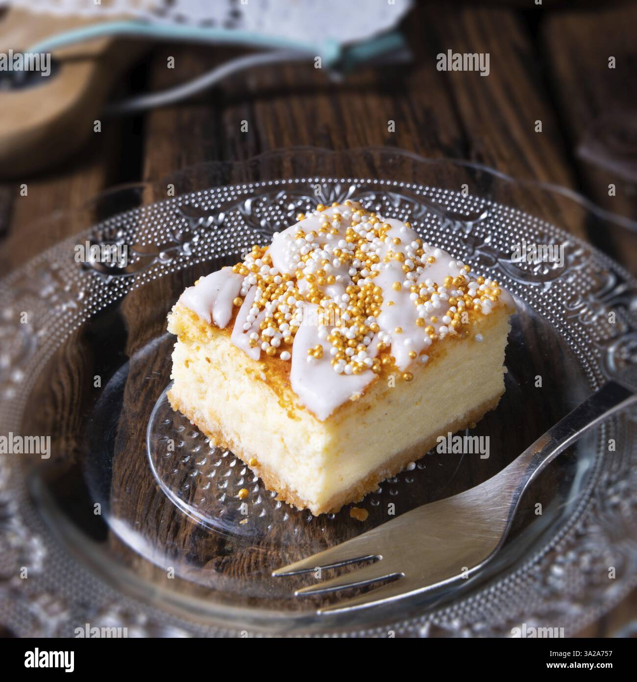 Succulenta cheesecake di stagno con briciole Foto Stock