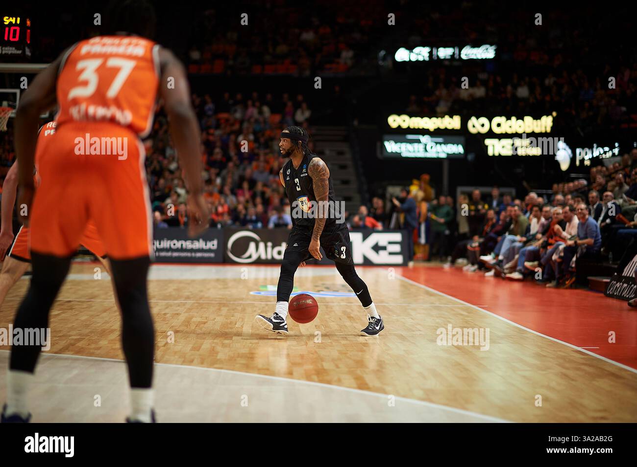 Zavier Simpson di U-BT Cluj Napoca a Pabellon Fuente de San Luis, (Valencia ). (Foto di Vicente Vidal Fernandez/Sipa USA) credito: SIPA USA/Alamy Live News Foto Stock