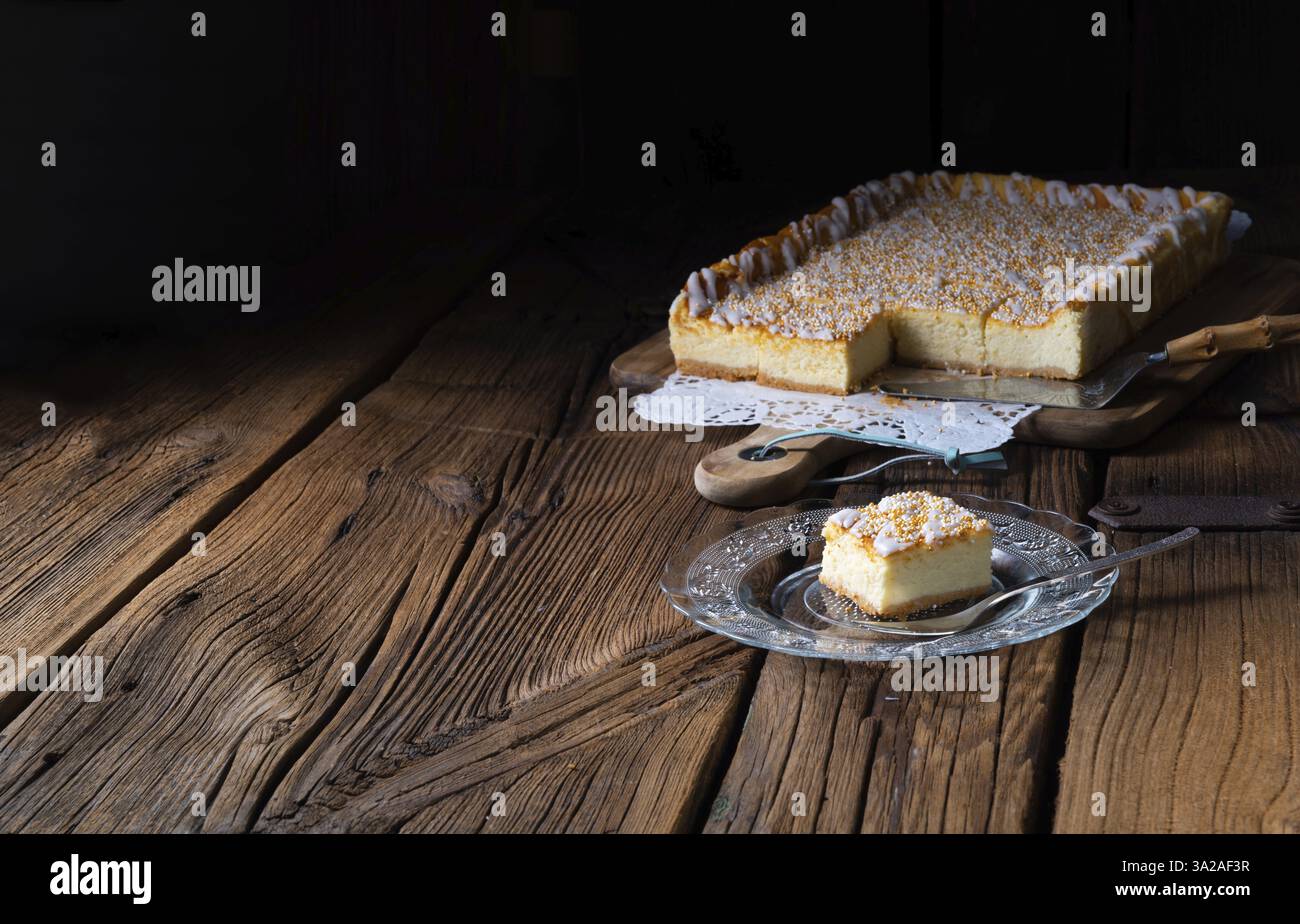Succulenta cheesecake di stagno con briciole Foto Stock