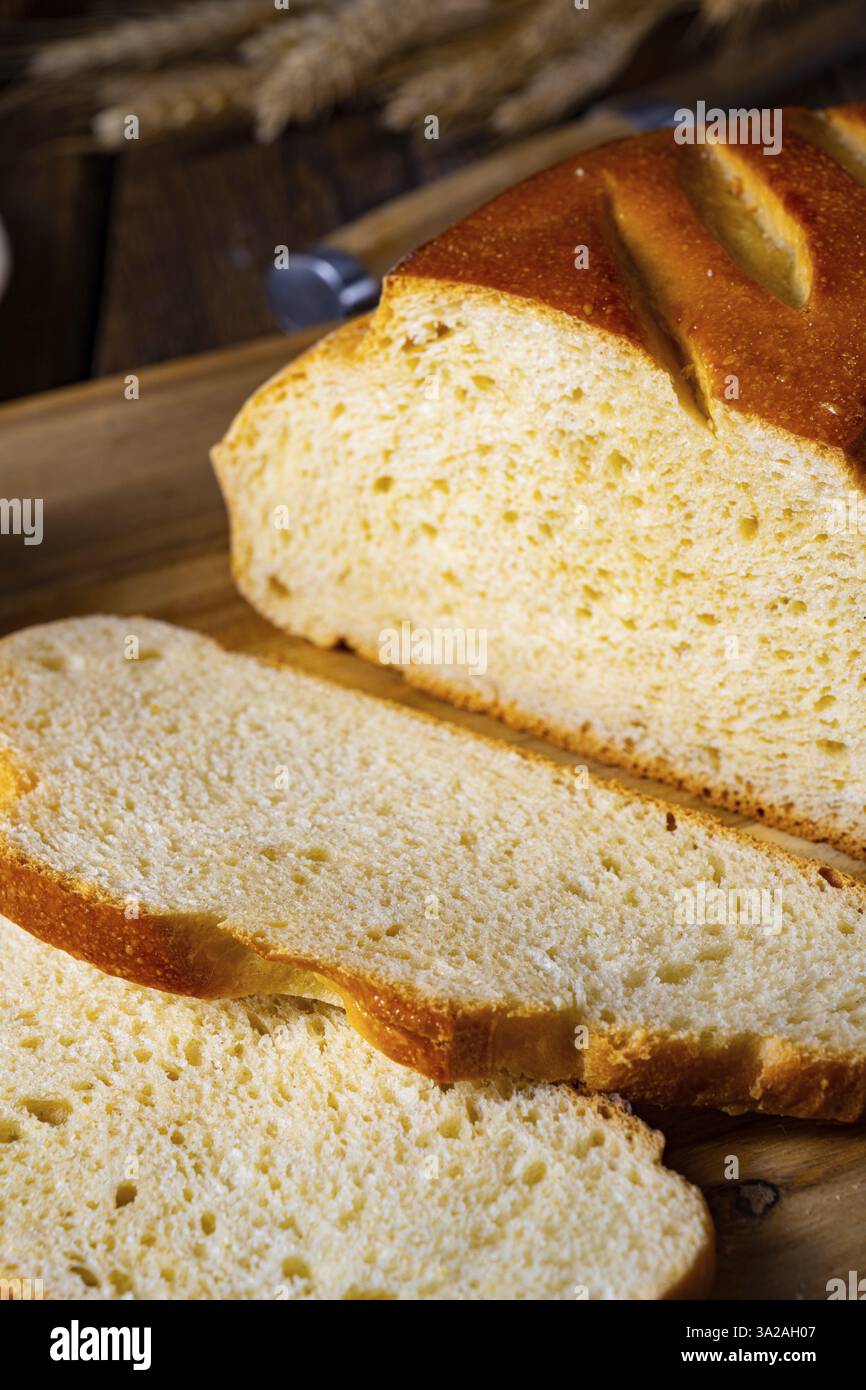 Pane bianco con burro e deliziosa marmellata Foto Stock