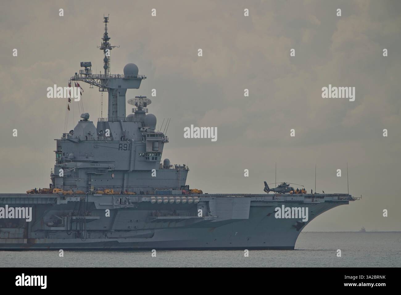 Nave ammiraglia del gruppo French Carrier Strike FS Charles De Gaulle Foto Stock