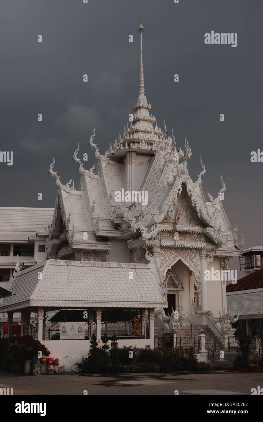 Scoprite lo splendido Tempio bianco, rinomato per la sua complessa architettura e la sua bellezza Foto Stock