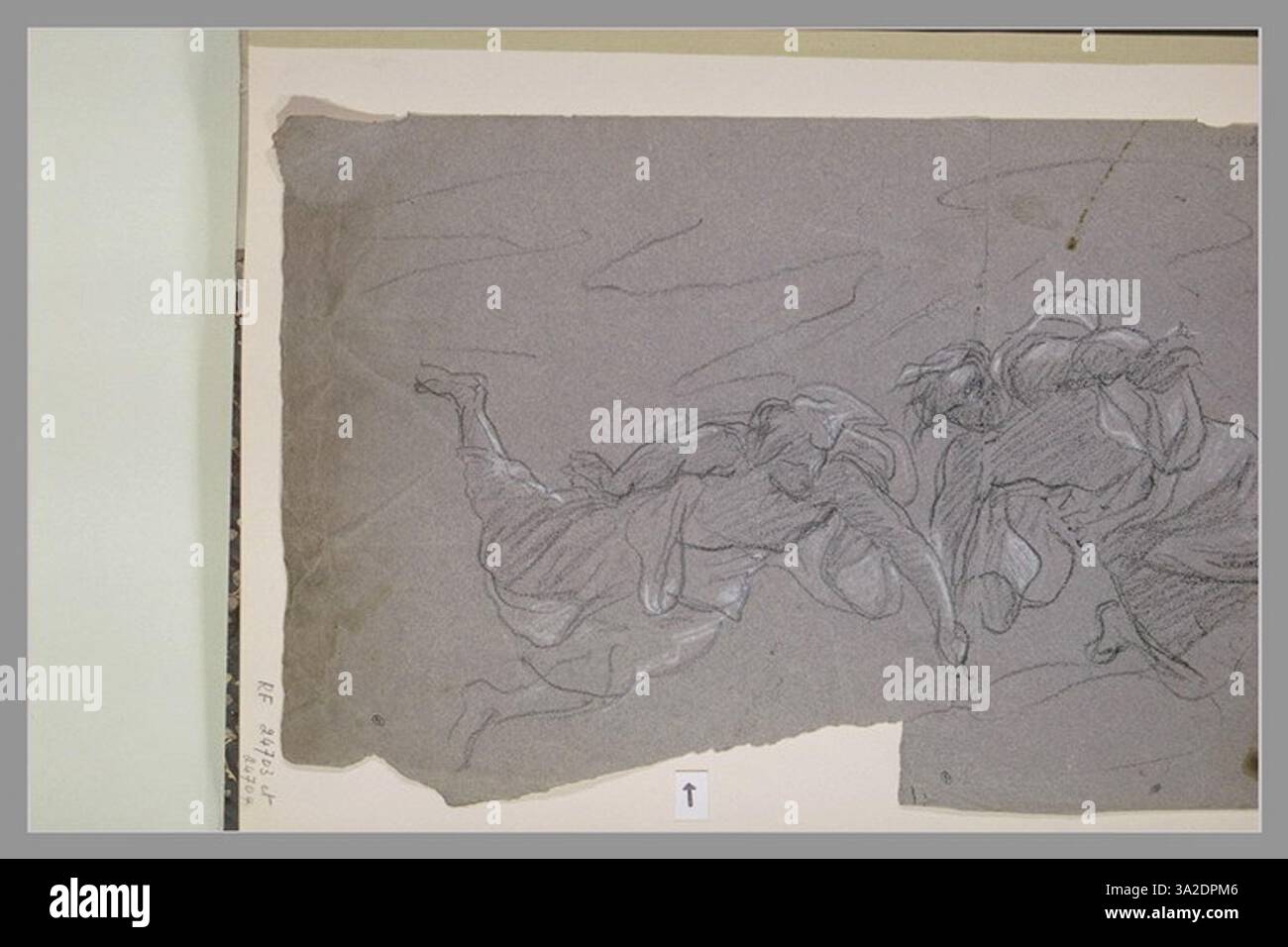 Un'altra rappresentazione di un angelo volante, catturato con abiti scorrevoli e ali estese. La composizione enfatizza la grazia dell'angelo e la presenza divina. Foto Stock