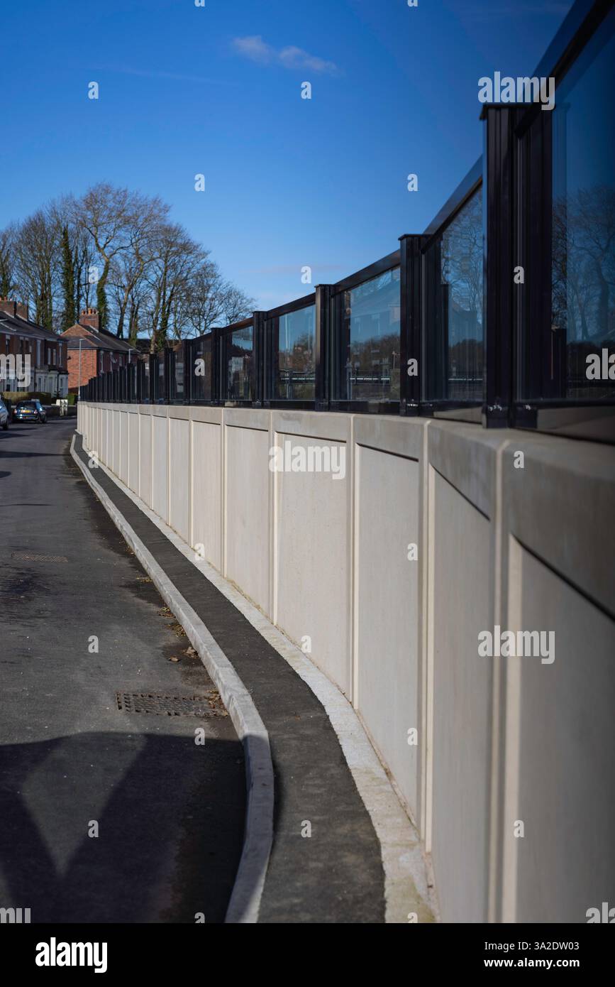 Questa è un'immagine del sistema di difesa delle inondazioni sul fiume Ribble a Preston nel Lancashire Foto Stock