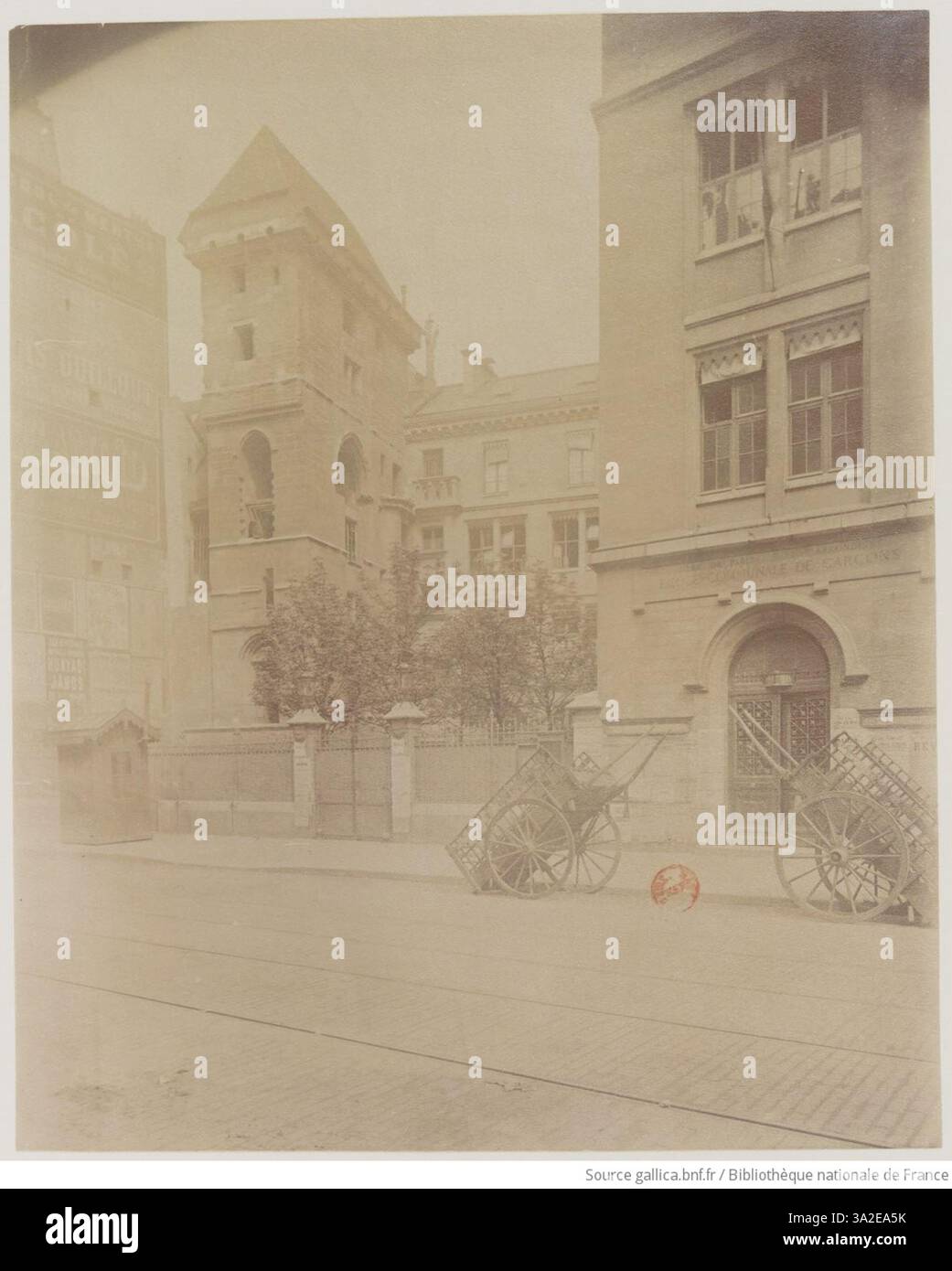 La Fotografia Di Eug ne Atget Del Tour De Jean sans Peur Situato In la-fotografia-di-eug-ne-atget-del-tour-de-jean-sans-peur-situato-in