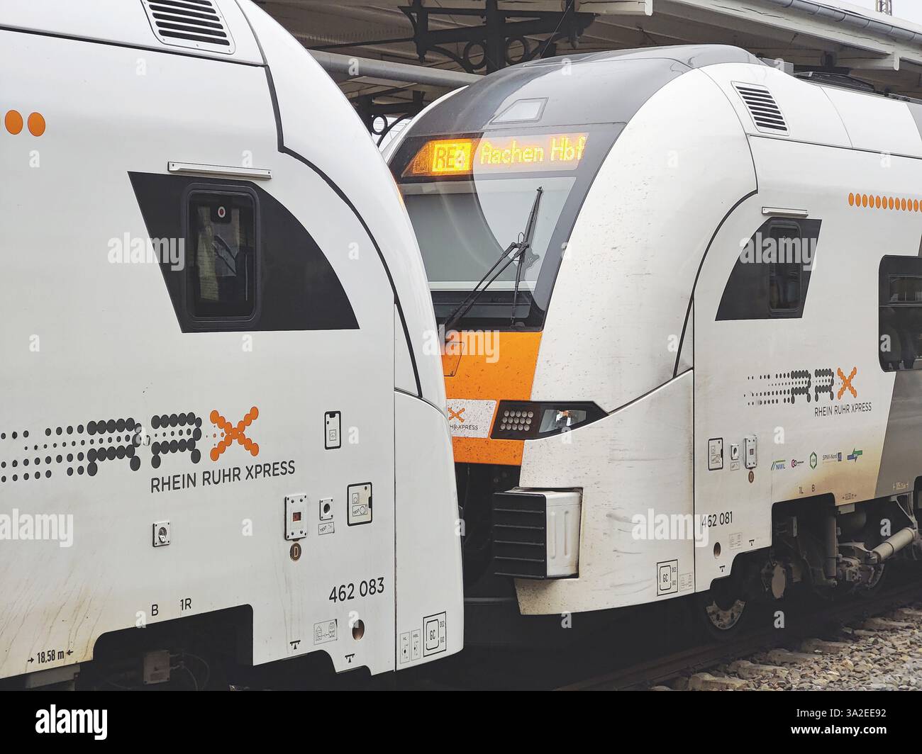 Rhein Ruhr Express, RRX, RE 4 fino alla stazione centrale di Aquisgrana, Germania, Renania settentrionale-Vestfalia, Ruhr area, Witten Foto Stock
