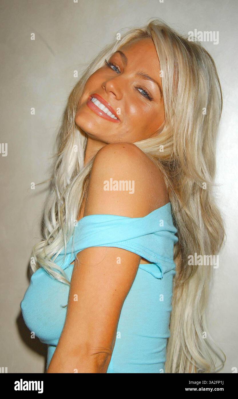 26 GIUGNO 2004 - WEST HOLLYWOOD, CALIFORNIA, USA - K37966MS.CELEBRITIES AT BLISS, WEST HOLLYWOOD, CA.06/25/2004 . MIRANDA SHEN/ 2004 . GABRIELLE TUITE(immagine di credito: © Globe Photos/ZUMAPRESS.com) Foto Stock
