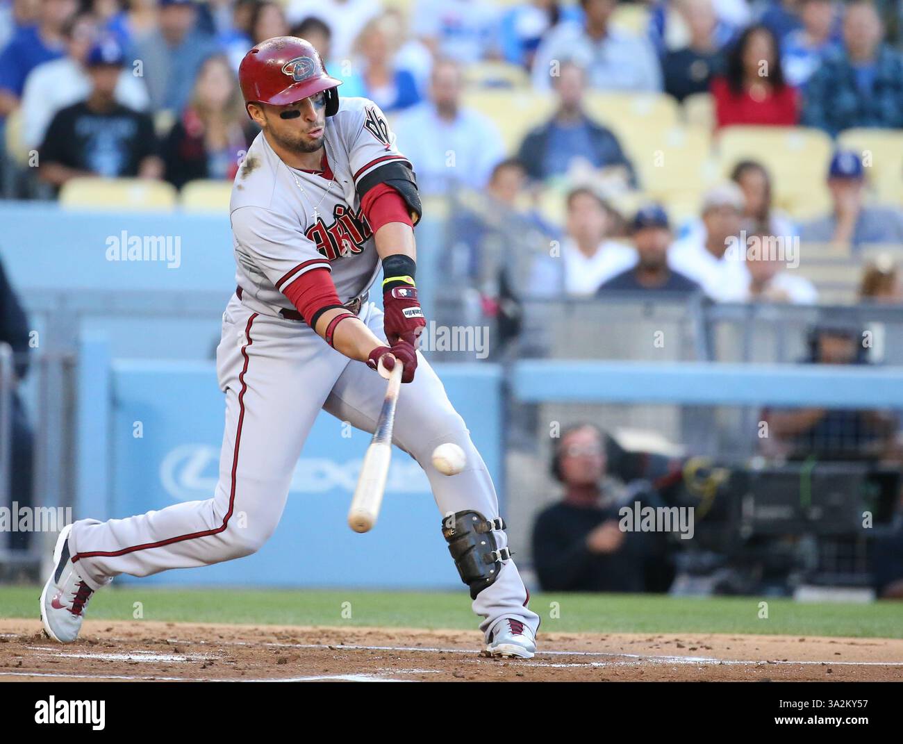 13 giugno 2014 - Los Angeles, CA, Stati Uniti d'America - 13 giugno 2014: Arizona Diamondbacks e Los Angeles Dodgers, Dodger Stadium di Los Angeles, CA. Martin Prado #14 fa un buon contatto al piatto. (Immagine di credito: © Peter Joneleit/Cal Sport Media/Cal Sport Media/ZUMAPRESS.com) Foto Stock