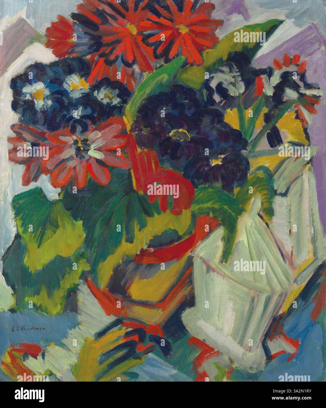 "Blumentopf und Zuckerdose; Blumen" (vaso di fiori e ciotola di zucchero; Fiori) del 1918-1919 mostra una composizione di natura morta con un vaso di fiori, una ciotola di zucchero e fiori vivaci. L'audace pennellatura e l'uso dei colori di Kirchner evidenziano la vivacità degli oggetti di uso quotidiano. Foto Stock