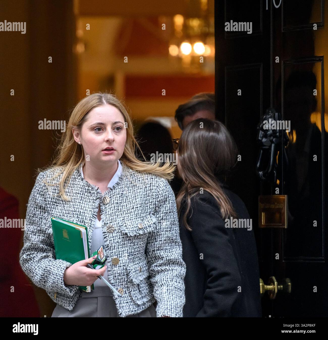 Gen. Kitchen MP (Wellingborough e Rushden) - Assistente Govt Whip - in Downing Street per AS meeting sui tagli imminenti del sistema previdenziale, Foto Stock