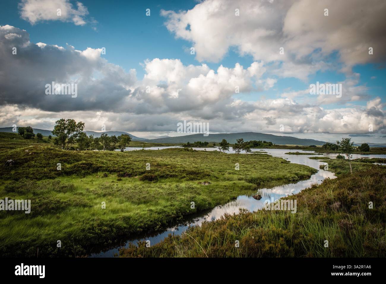 Vista straordinaria del Loch Ba a Glencoe, nel cuore delle Highlands scozzesi Foto Stock