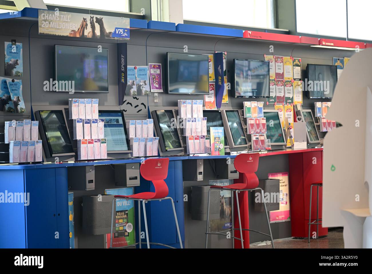 Kristianstad, Skåne, Svezia. 13 marzo 2025. All'interno del negozio di alimentari City Gross. Angolo gioco d'azzardo. Foto Stock