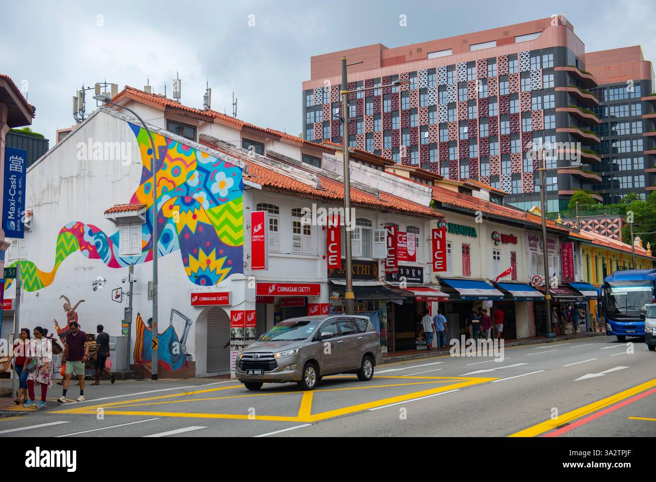 Edifici commerciali storici su Serangoon Road in Dunlop Street a Little India, quartiere di Rochor nell'area centrale di Singapore. Foto Stock
