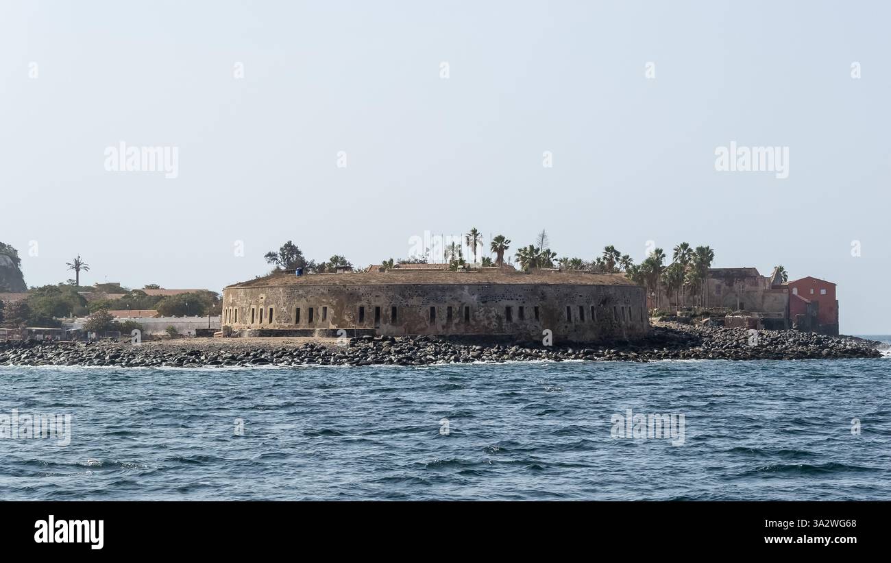 Gorée Island, al largo di Dakar, Senegal, è un sito UNESCO e un solenne memoriale del commercio transatlantico degli schiavi, in onore delle sue vittime e della sua storia. Foto Stock