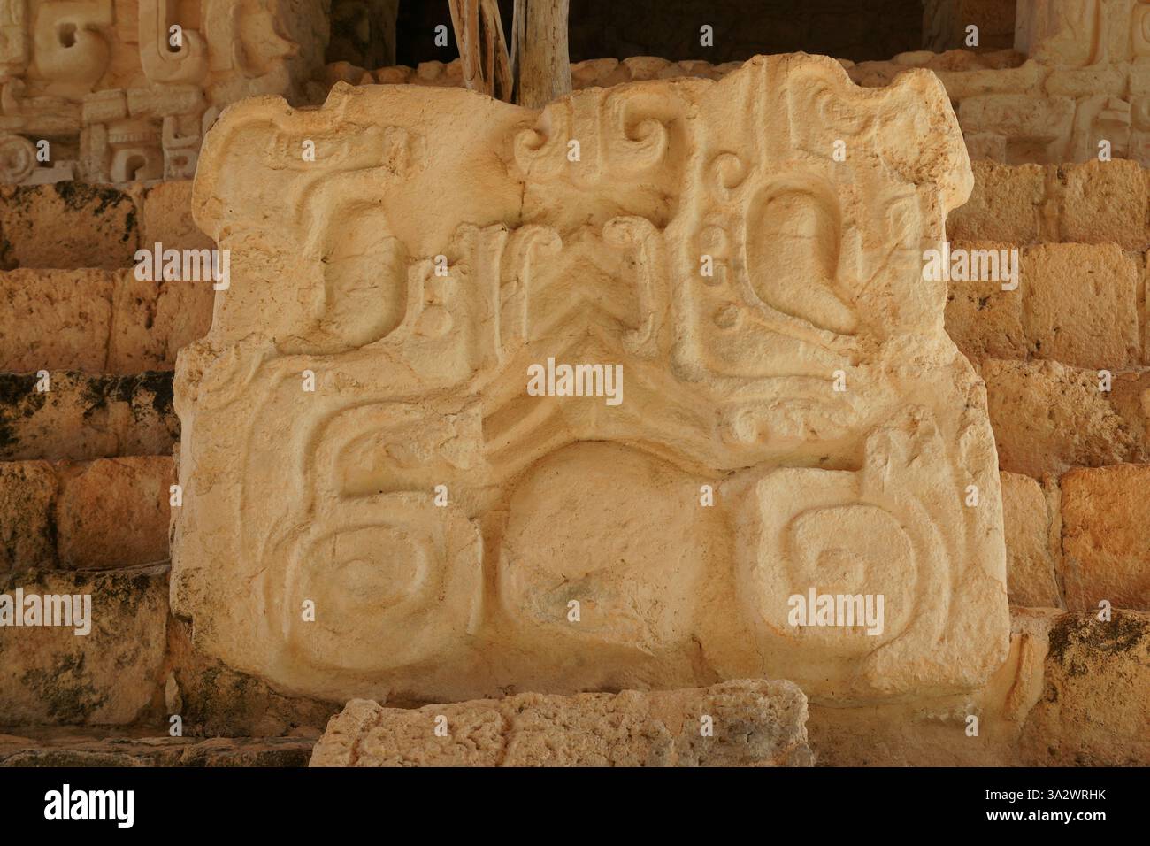 Messico. Yucatan. EK Balam. Stucchi decorativi nell'Acropoli. Foto Stock