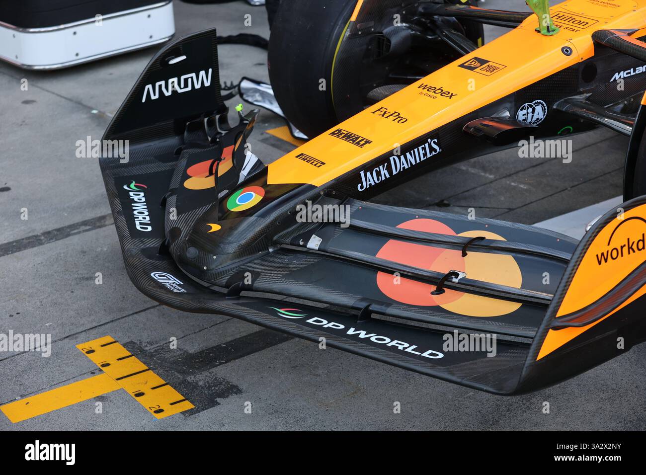 McLaren F1 Team MCL39, dettaglio meccanico ala anteriore durante il Gran Premio d'Australia di Formula 1 Louis Vuitton 2025, 1° round del Campionato del mondo di Formula 1 FIA 2025 dal 14 al 16 marzo 2025 sul circuito Albert Park Grand Prix, a Melbourne, Australia Foto Stock