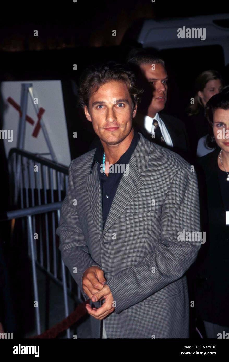 21 APRILE 2005 - K9999NP.SEVEN YEARS IN TIBET PREMIERE LOS ANGELES 19974.MATTHEW MCCONAUGHEY. NINA PROMMER- PHOTOS(immagine di credito: © Globe Photos/ZUMAPRESS.com) Foto Stock