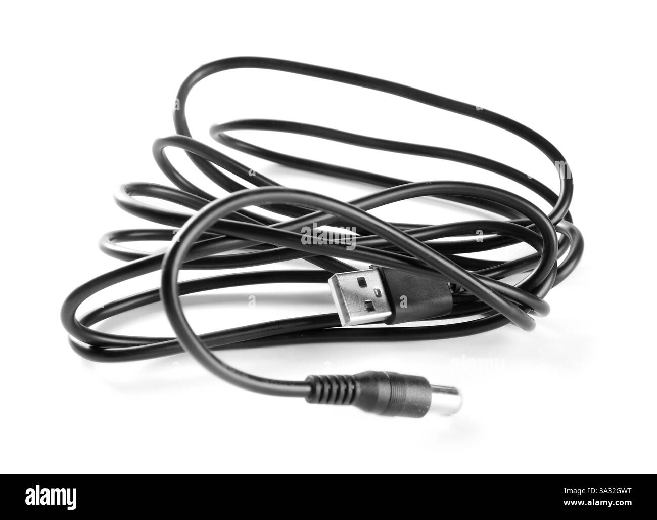 Cavo di ricarica USB nero isolato su bianco Foto Stock