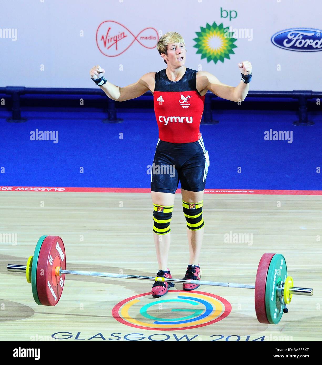 27 luglio 2014 - Glasgow, Scozia, Regno Unito - Michaela Breeze (WAL) solleva con successo 93 kg nel suo secondo tentativo di strappare al sollevamento pesi femminile presso il Clyde Auditorium ai XX Giochi del Commonwealth a Glasgow, Scozia (Credit Image: © Theo Karanikos/ZUMA Wire) Foto Stock