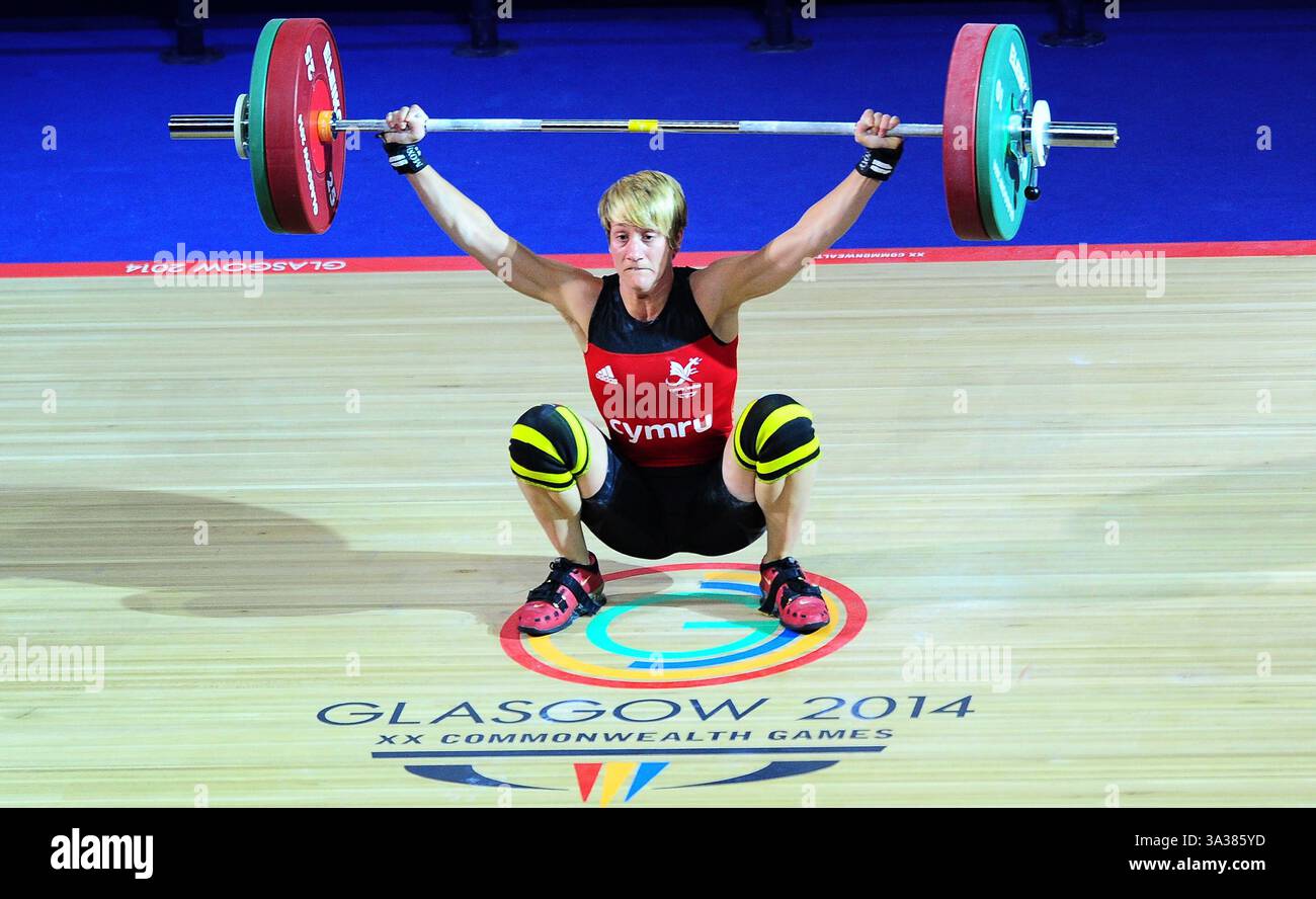 27 luglio 2014 - Glasgow, Scozia, Regno Unito - Michaela Breeze (WAL) solleva 91 kg nel suo primo tentativo di strappare al sollevamento pesi femminile presso il Clyde Auditorium ai XX Giochi del Commonwealth a Glasgow, Scozia (Credit Image: © Theo Karanikos/ZUMA Wire) Foto Stock