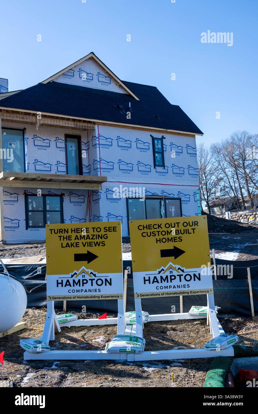 Little Canada, Minnesota. Case costruite su misura in vendita ad un prezzo iniziale di $ 900.000. Foto Stock