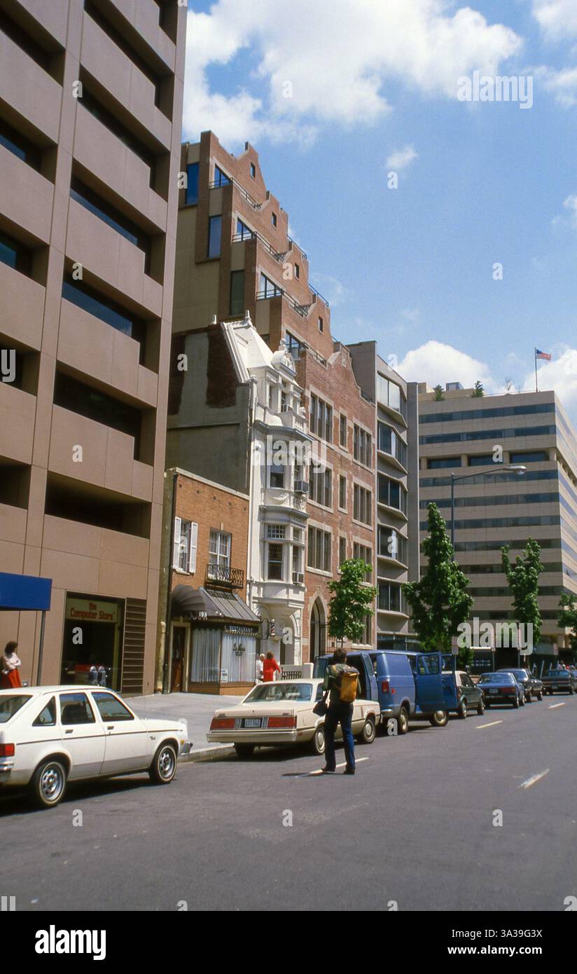 1984. James Monroe Park guardando verso est - 1934 i St NW Foto Stock