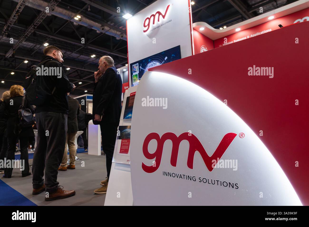 Stand GMV allo Space-Comm Expo di Excel Londra, Regno Unito. GMV è un gruppo privato di ingegneria e tecnologia Foto Stock