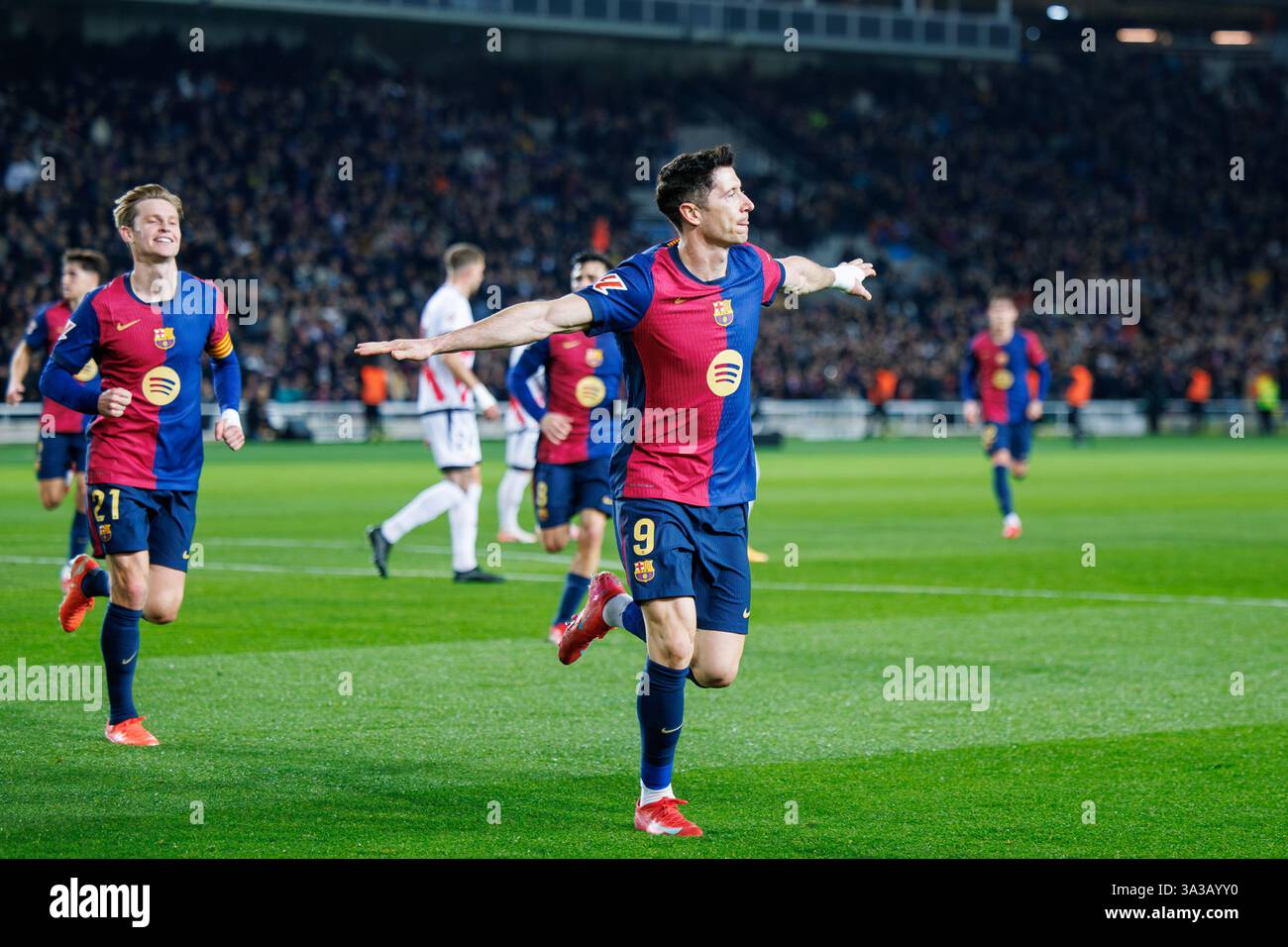 Barcellona, Spagna. 17 febbraio 2025. Lewandowski festeggia dopo aver segnato un gol durante la partita LaLiga EA Sports tra FC Barcelona e Rayo Val Foto Stock