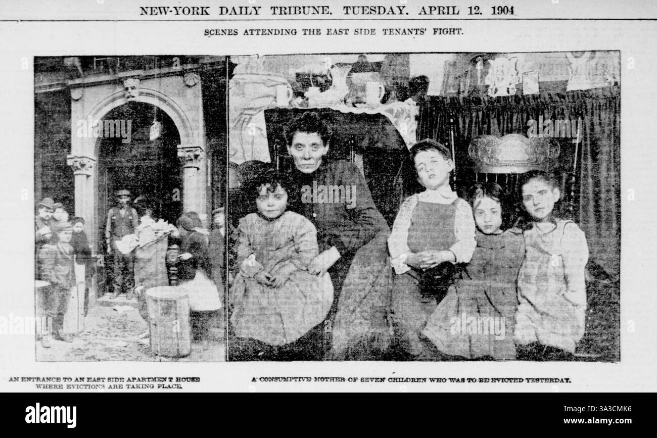 Affitti a New York City - 1904 107 guidati da donne immigrate ebree e italiane nel Lower East Side. Protestò contro i proprietari terrieri che aumentavano gli affitti nonostante le cattive condizioni abitative. - Una fotografia di persone in piedi fuori da una casa durante uno sfratto e una fotografia di una madre e di una famiglia che sono state quasi sfrattate durante il New York City Rent Strike del 1904. Entrambi sono stati pubblicati fianco a fianco nel New York Tribune il 12 aprile 1904 con la descrizione "Scenes attending the East Side Intenants' Fight". Foto Stock
