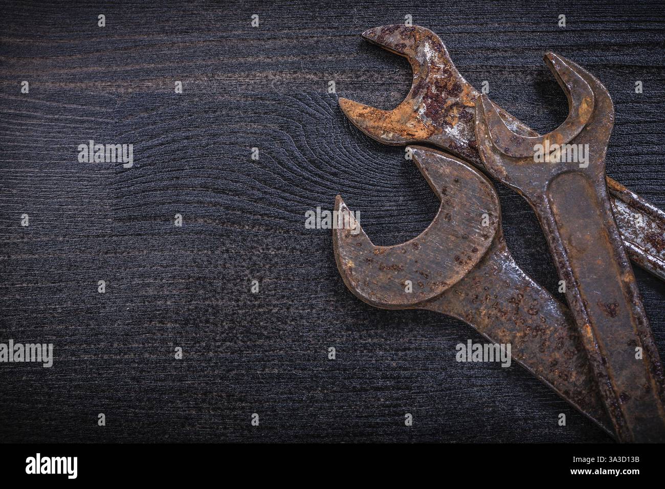 Chiavi a brugola vintage con struttura in legno Foto Stock