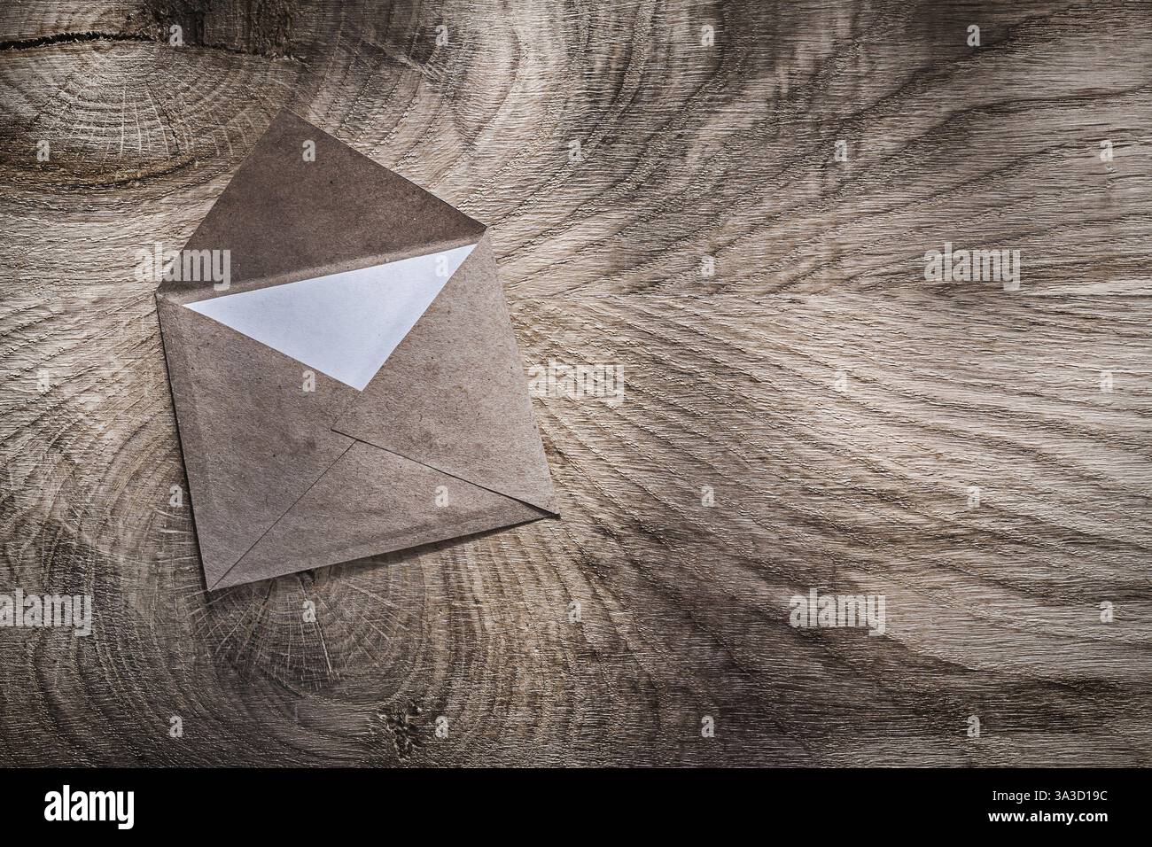 Busta vintage su tavola di legno Foto Stock