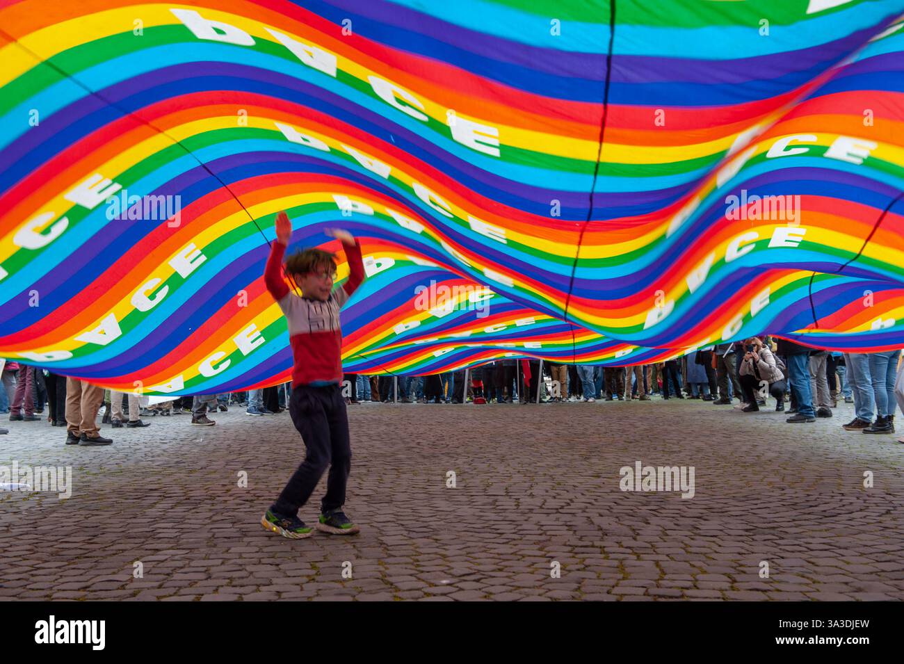 Roma, Italia, 15 marzo 2025: Manifestazione per la pace e contro la politica europea degli armamenti. © Andrea Sabbadini crediti: andrea sabbadini/Alamy Live News Foto Stock