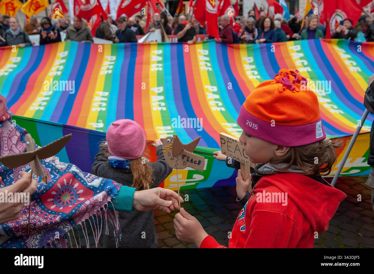 Roma, Italia, 15 marzo 2025: Manifestazione per la pace e contro la politica europea degli armamenti. © Andrea Sabbadini crediti: andrea sabbadini/Alamy Live News Foto Stock