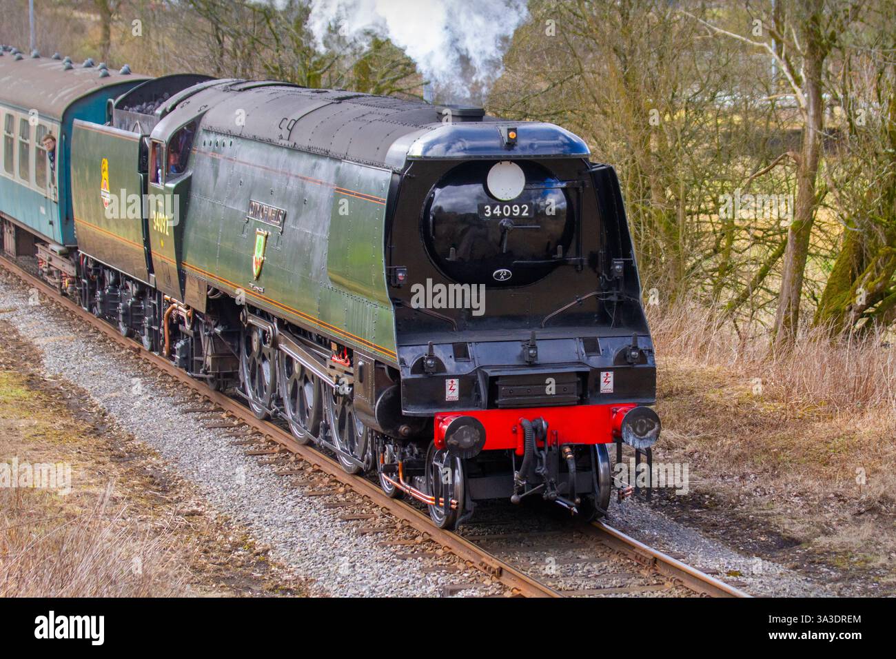 East Lancashire Railway Edenfield Regno Unito 2025 marzo 15; LNER Thompson Classe B1 61306 motore City of Wells; treni a vapore servizio trainato, Heritage Railway line in Inghilterra. Foto Stock