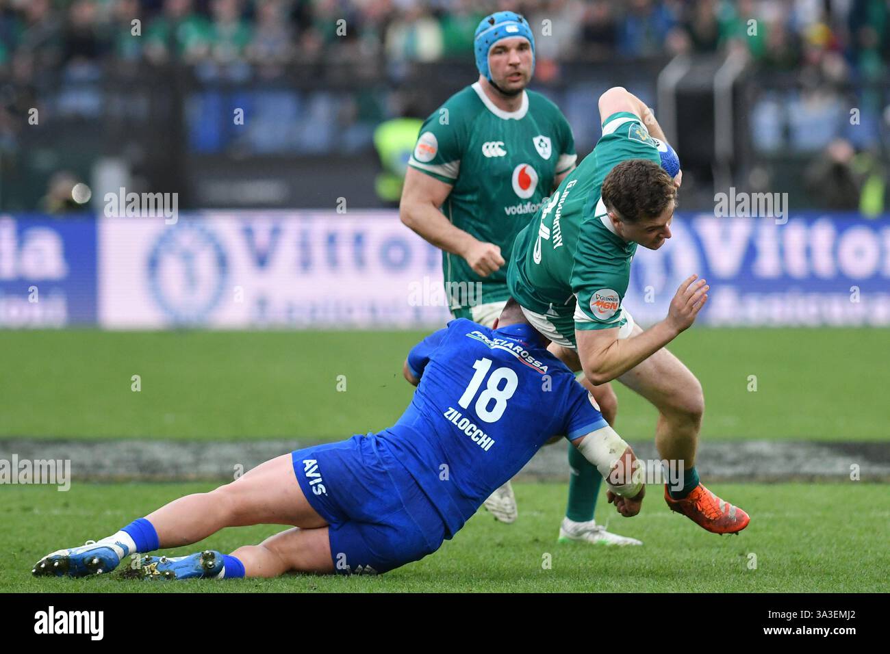 Roma, Lazio. 15 marzo 2025. Giosue Zilocchi d'Italia, Gus McCarthy d'Irlanda durante la partita delle 6 Nazioni Italia contro Irlanda, Stadio Olimpico Roma, Italia, 15 marzo 2025 crediti: massimo insabato/Alamy Live News Foto Stock