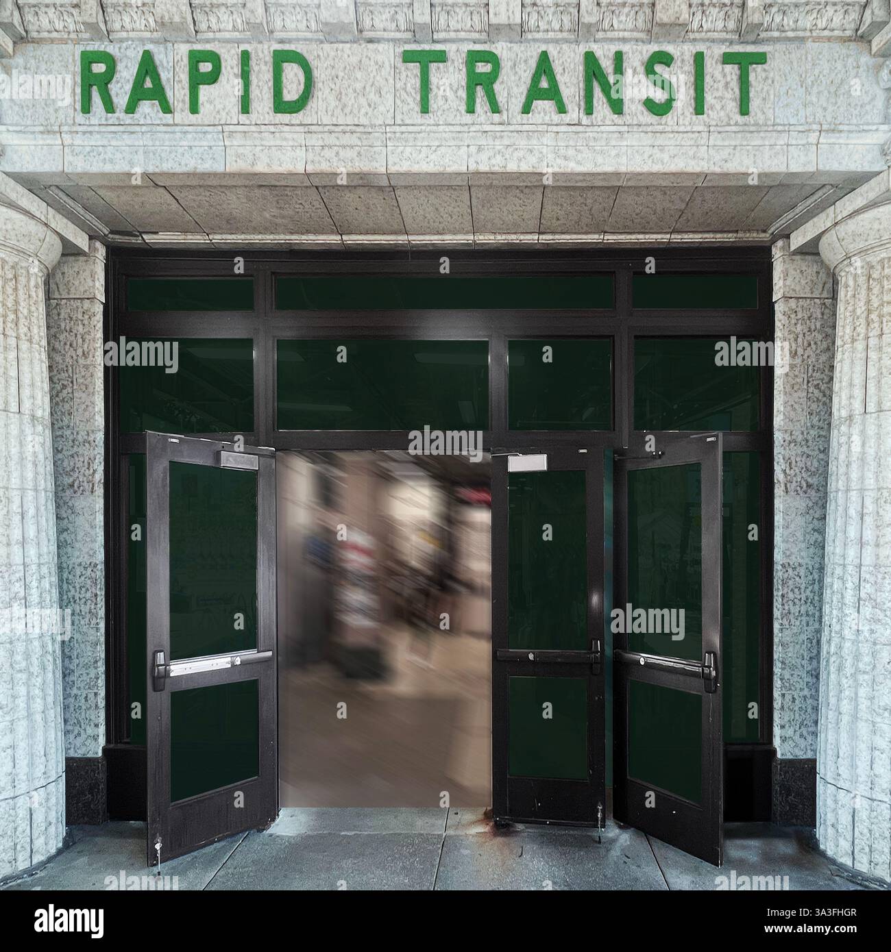 L'ingresso a una storica stazione della metropolitana di Chicago, caratterizzata da un'audace segnaletica verde, e un'occhiata agli animati interni della metropolitana. - Immagine stock catturata con smartphone
