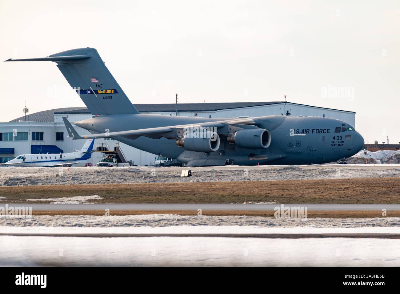 US Air Force C-17 Globemaster III, visita del presidente degli Stati Uniti, marzo 2023, Ottawa, YOW, Ontario, Canada Foto Stock