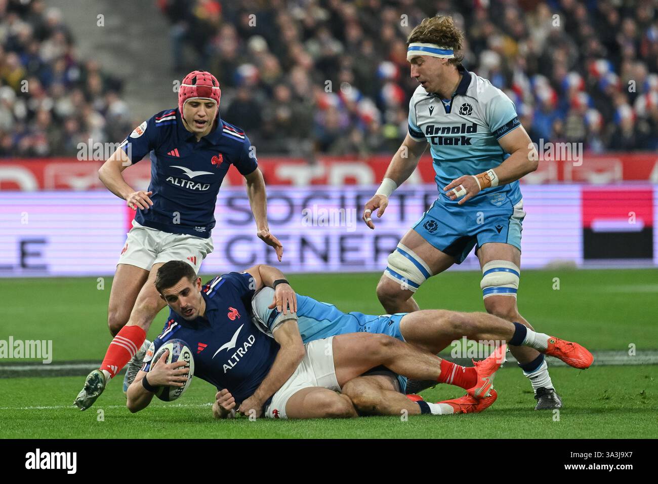 Vittoria dei giocatori del XV francese alla fine della partita tra il XV francese e la Scozia, allo Stade de France, il 14 marzo 2025. - 15/03/2025 - Francia / Senna-Saint-Denis / Saint-Denis - Julien Mattia / le Pictorium Foto Stock