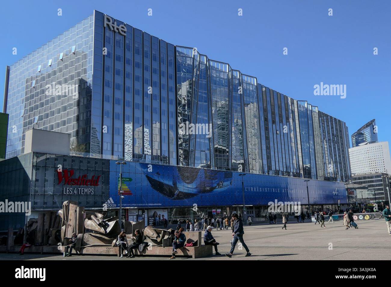 Parigi, Francia, 6 marzo 2025. RTE, l’operatore francese della rete di trasmissione dell’energia elettrica, svolge una missione di servizio pubblico: Garantire l’approvvigionamento Foto Stock