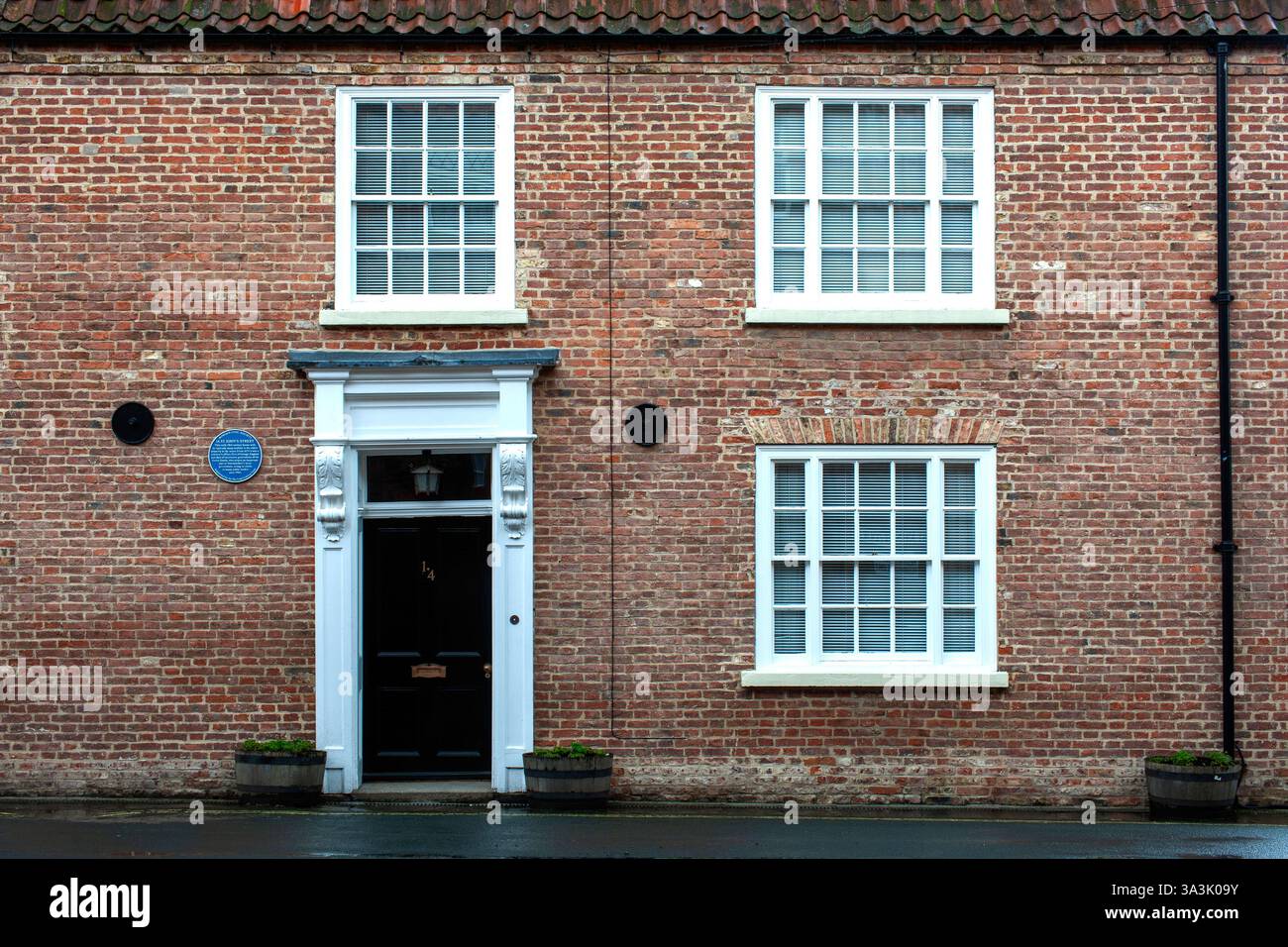 14 St John's Street, Howden, East Riding of Yorkshire, Yorkshire, Inghilterra, Regno Unito - sito della targa blu. Foto Stock