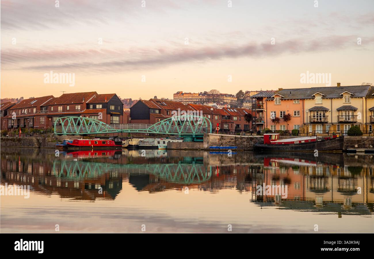 Alba al porto di Bristol Regno Unito Foto Stock