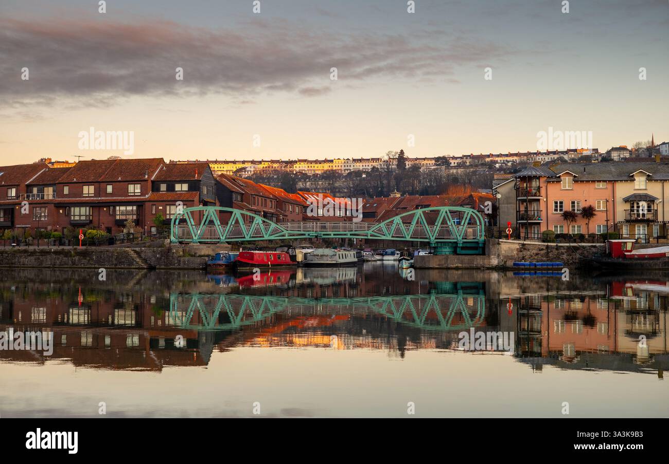 Alba al porto di Bristol Regno Unito Foto Stock