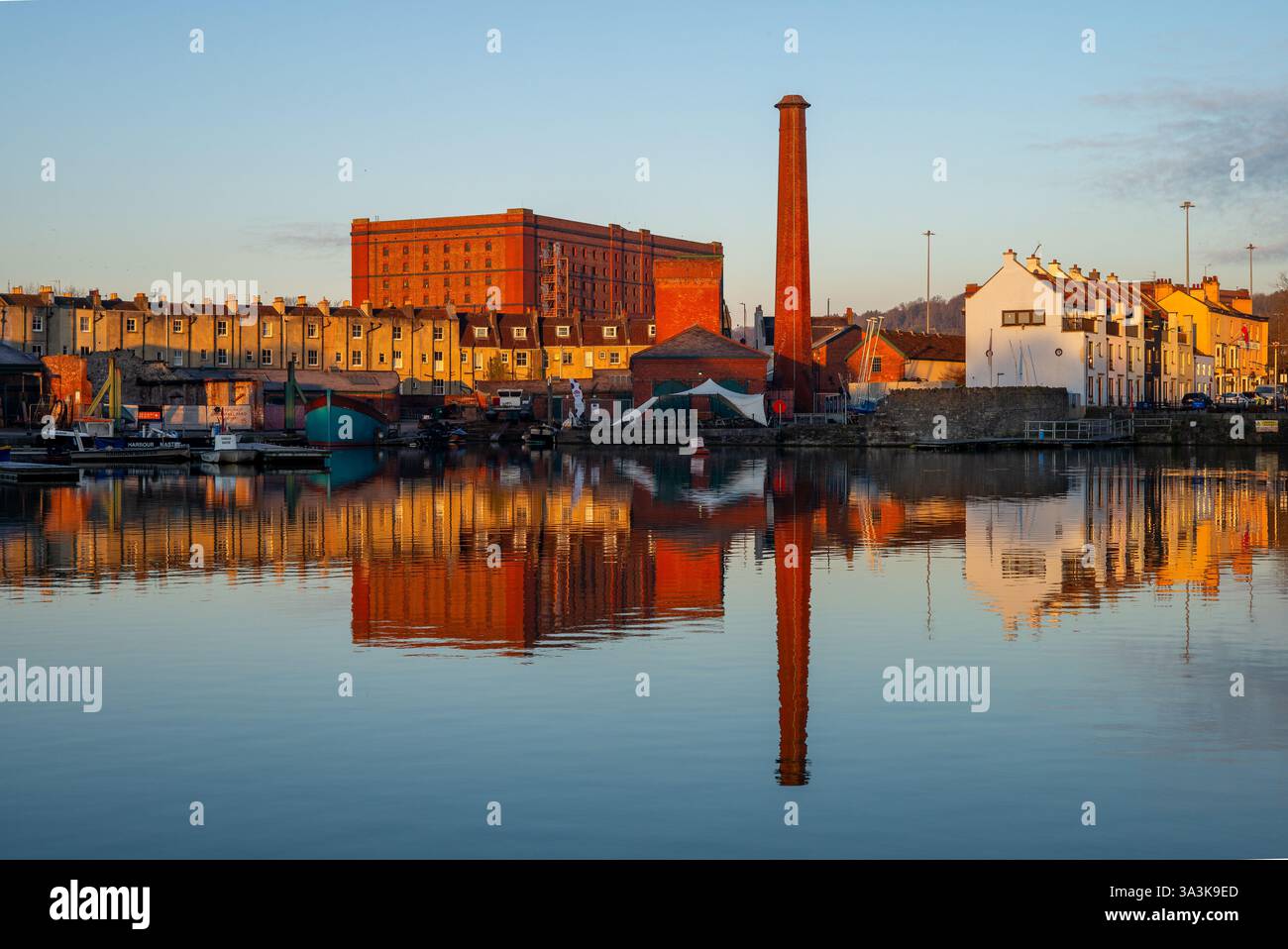 Alba al porto di Bristol Regno Unito Foto Stock