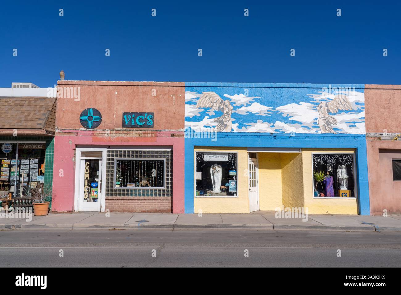 Truth or Consequences New Mexico - 8 dicembre 2024: Costruzione di vetrine in Truth or Consequences New Mexico Foto Stock