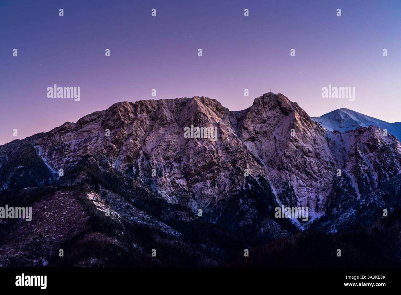 Primo giorno dell'inverno 2024 sui monti Tatra Foto Stock
